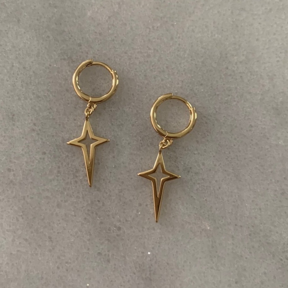 Gold Star Dangle Huggie Hoop Earrings Brand New